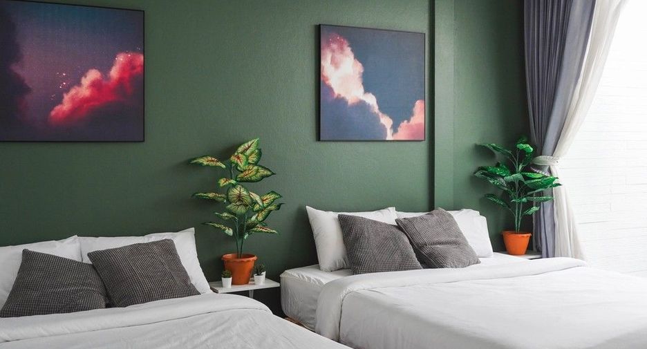 For rent 3 bedrooms townhouse in Watthana, Bangkok