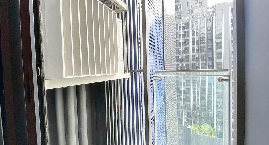 For sale 1 bed condo in Huai Khwang, Bangkok