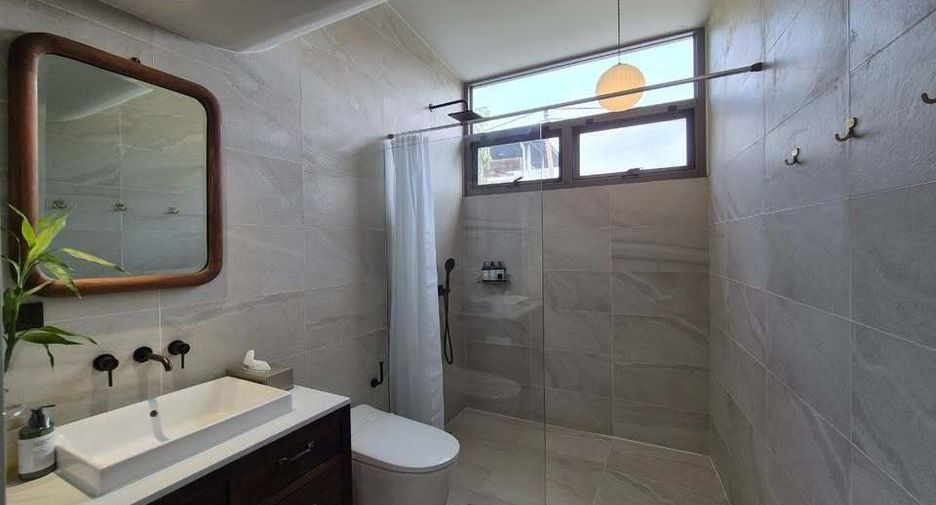 For sale 1 bed townhouse in Phaya Thai, Bangkok
