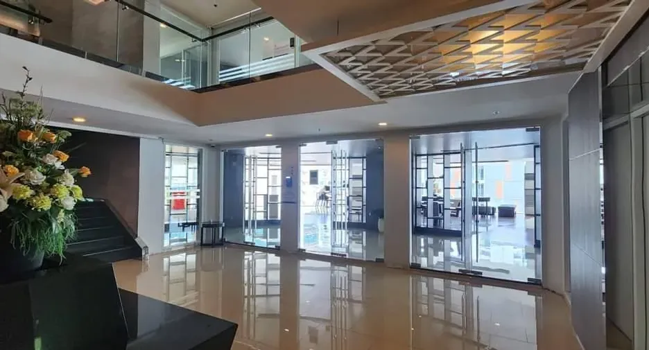 Wohnung zum Kauf mit Studio in Watthana, Bangkok