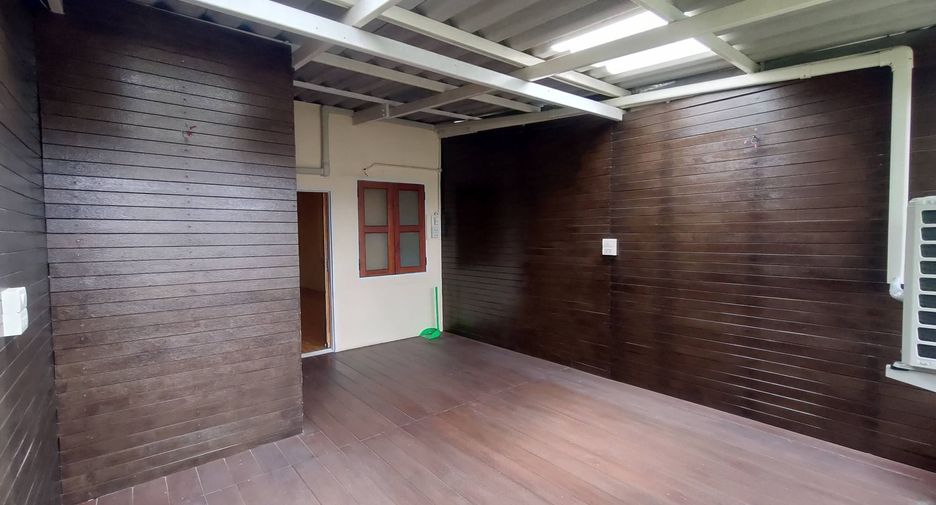 For sale and for rent retail Space in Bang Rak, Bangkok