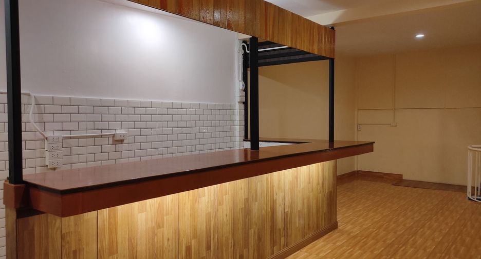 For sale and for rent retail Space in Bang Rak, Bangkok