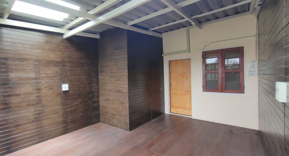 For sale and for rent retail Space in Bang Rak, Bangkok