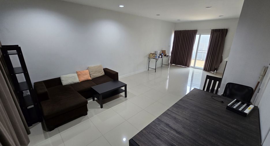 For sale and for rent 3 bedrooms townhouse in Wang Thonglang, Bangkok