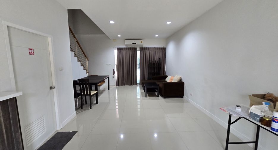 For sale and for rent 3 bedrooms townhouse in Wang Thonglang, Bangkok