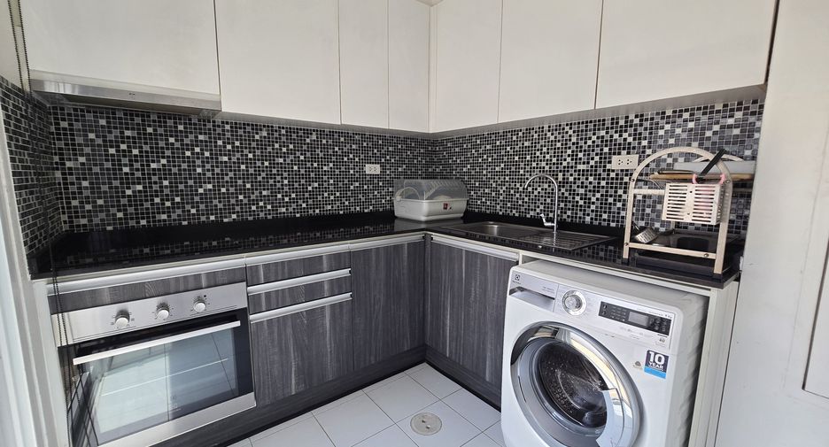 For sale and for rent 3 bedrooms townhouse in Wang Thonglang, Bangkok