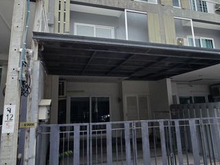 ขาย และ ให้เช่า 3 ห้องนอน ทาวน์เฮ้าส์ ใน วังทองหลาง, กรุงเทพฯ