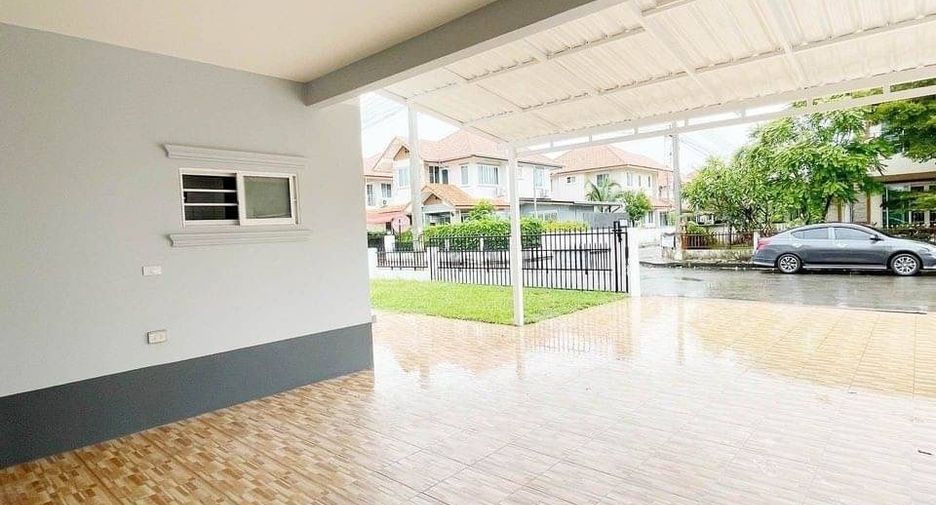 For sale 3 bedrooms house in San Kamphaeng, Chiang Mai