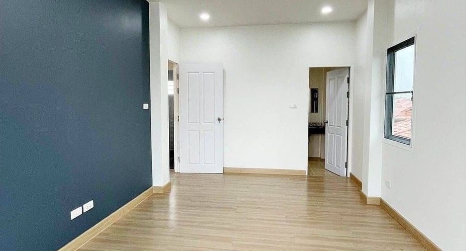 For sale 3 bedrooms house in San Kamphaeng, Chiang Mai