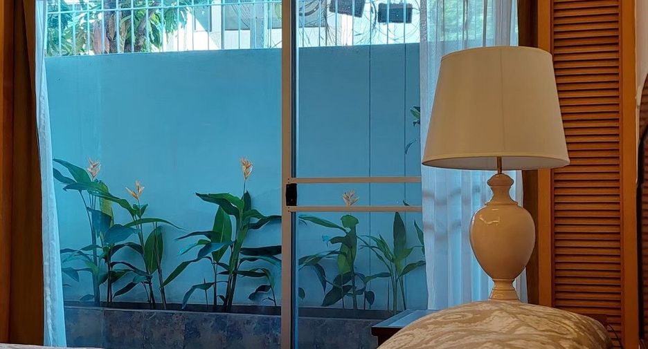 For rent 2 bedrooms apartment in Sathon, Bangkok