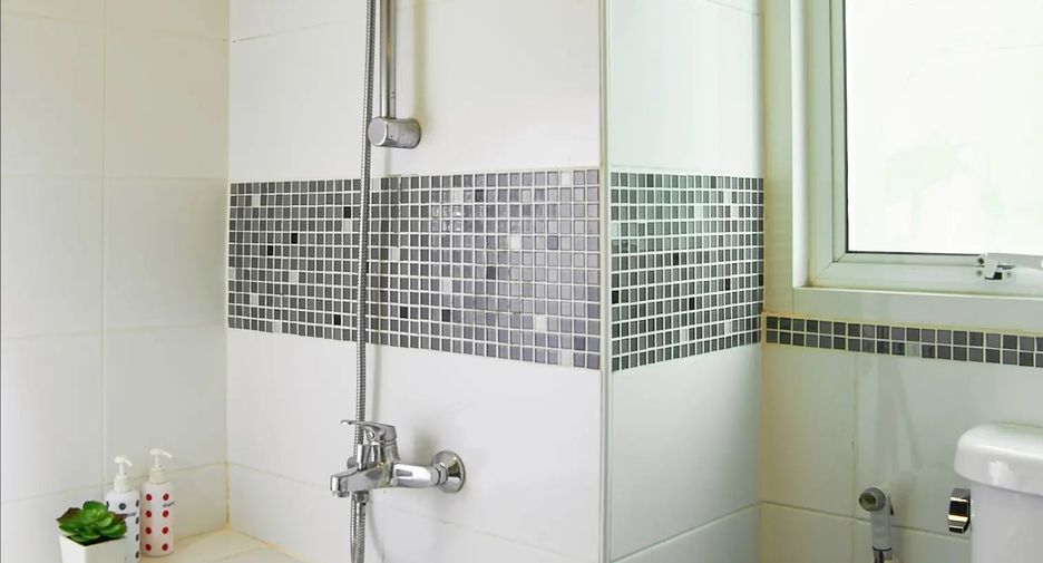 For sale 30 bedrooms hotel in Pathum Wan, Bangkok