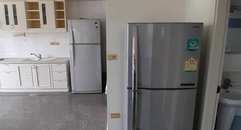 ให้เช่า 3 ห้องนอน คอนโด ใน วัฒนา, กรุงเทพฯ