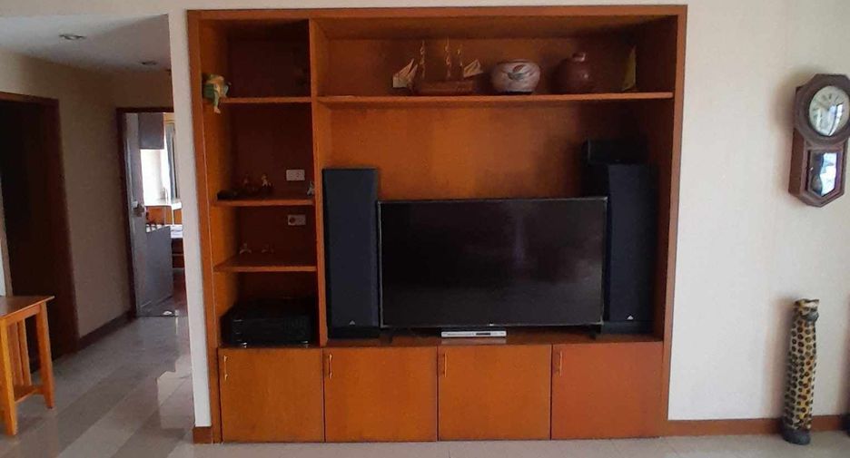 For rent 2 bedrooms condo in Sathon, Bangkok