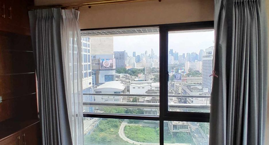 For rent 2 bedrooms condo in Sathon, Bangkok