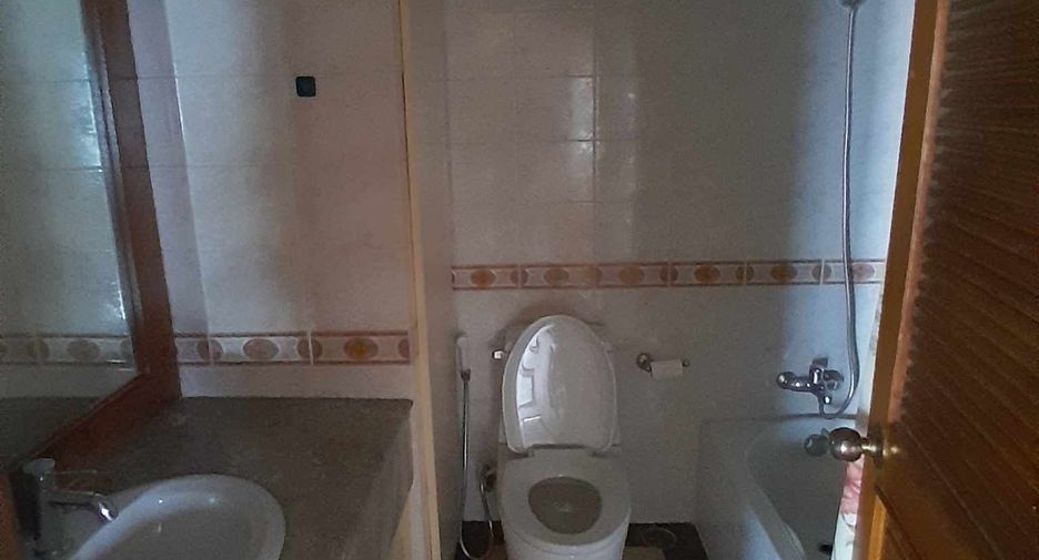 For rent 2 bedrooms condo in Sathon, Bangkok