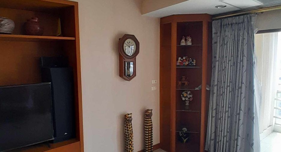 For rent 2 bedrooms condo in Sathon, Bangkok