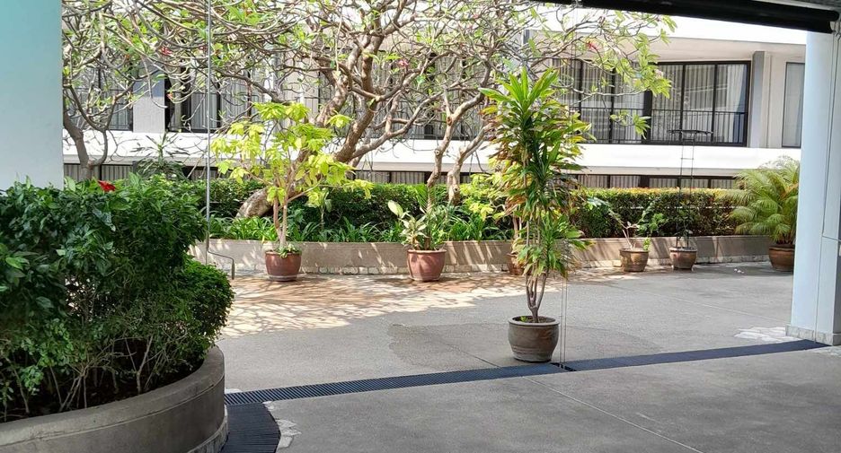For rent 2 bedrooms condo in Sathon, Bangkok