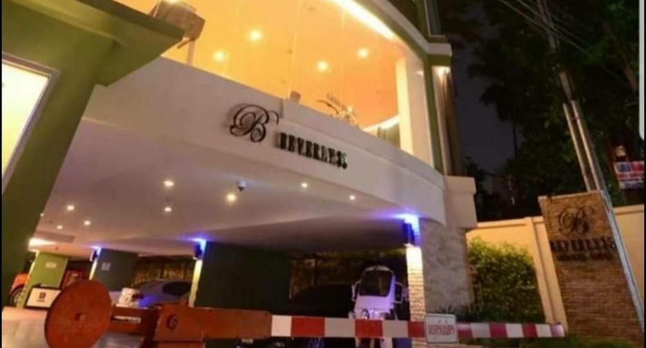 For rent 1 bed condo in Watthana, Bangkok