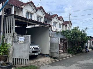 For sale 2 bedrooms townhouse in Don Mueang, Bangkok
