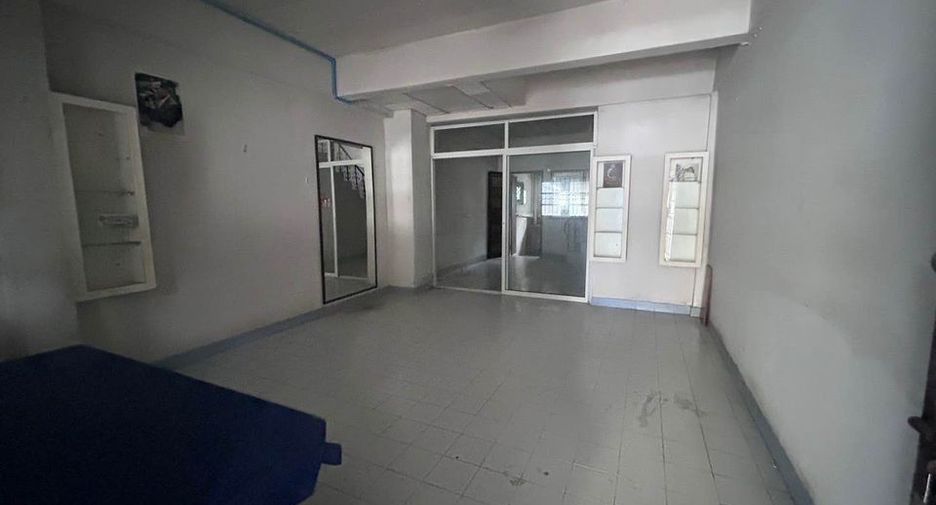 For sale 2 bedrooms townhouse in Don Mueang, Bangkok