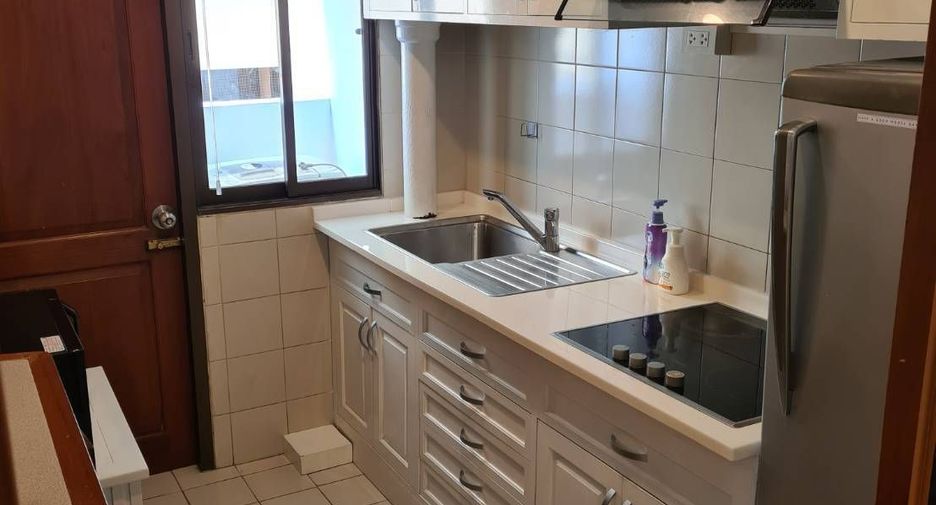 For rent 2 bedrooms condo in Watthana, Bangkok