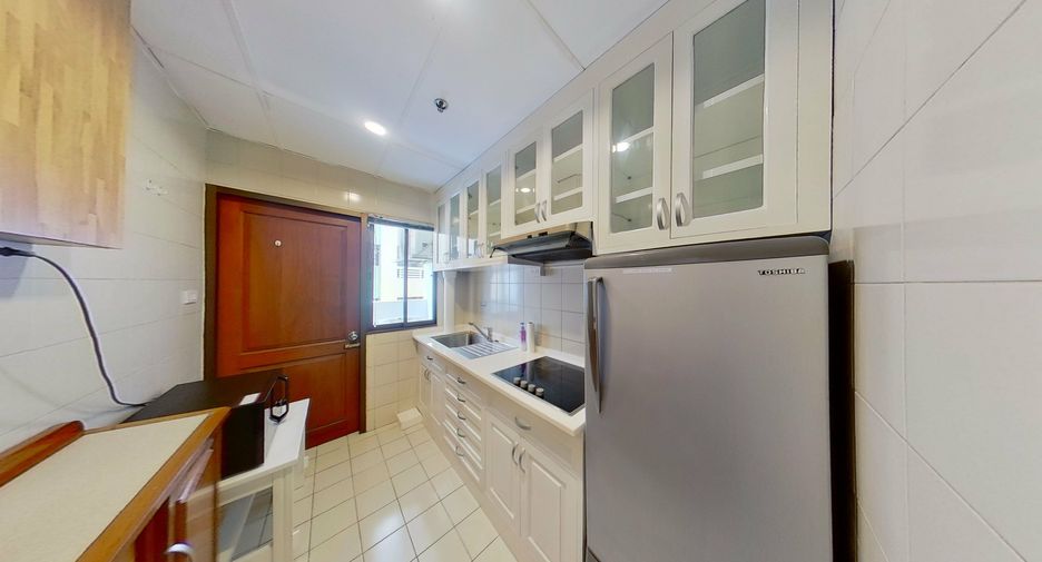 For rent 2 bedrooms condo in Watthana, Bangkok