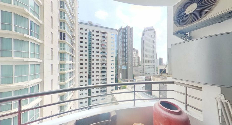 For rent 2 bedrooms condo in Watthana, Bangkok