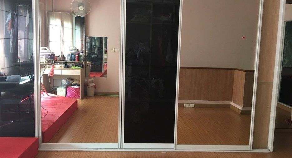 For sale 3 ベッドルーム townhouse in Suan Luang, Bangkok