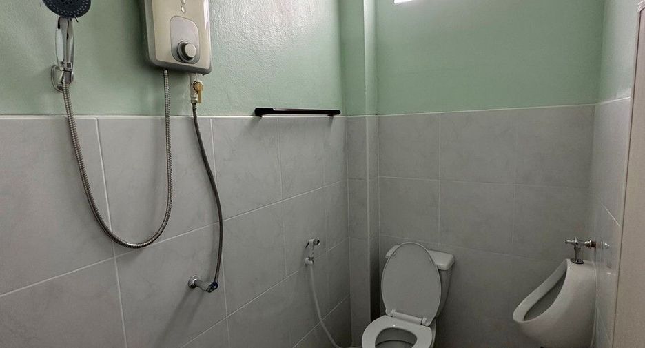 For sale 3 bedrooms townhouse in Thon Buri, Bangkok