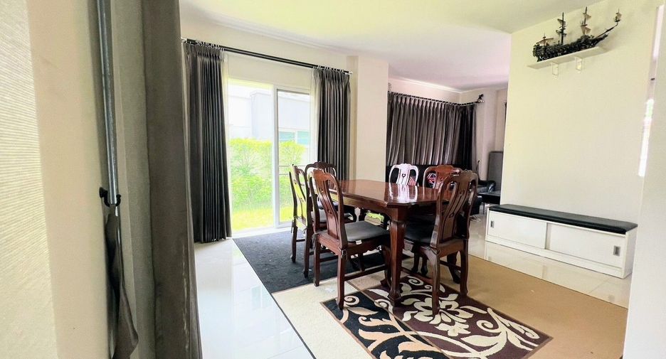 For sale 3 bedrooms house in Mueang Chiang Mai, Chiang Mai