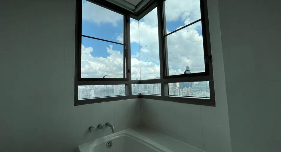 Wohnung zur Miete mit 2 Zimmer in Khlong Toei, Bangkok