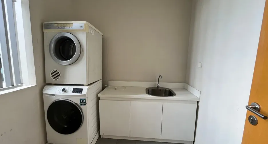 Wohnung zur Miete mit 2 Zimmer in Khlong Toei, Bangkok