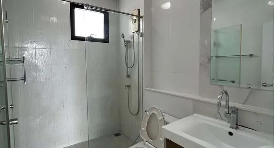 For sale 1 bed condo in Watthana, Bangkok