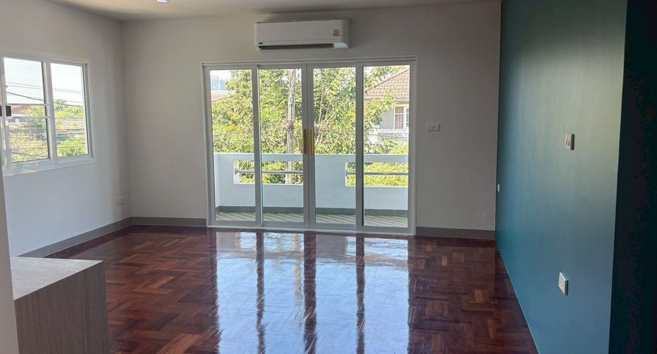 For sale そして for rent 3 ベッドルーム house in Lat Krabang, Bangkok