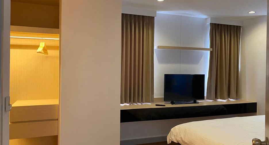 For rent 2 bedrooms condo in Khlong Toei, Bangkok
