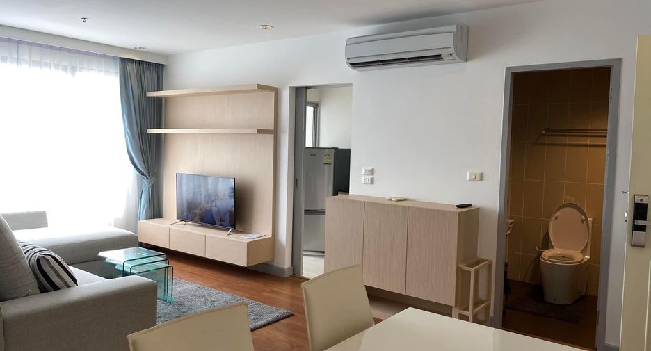 For rent 2 bedrooms condo in Khlong Toei, Bangkok