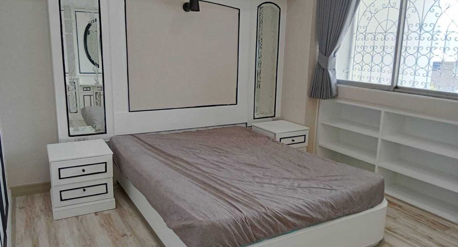 Wohnung zur Miete mit 4 Zimmer in Khlong Toei, Bangkok