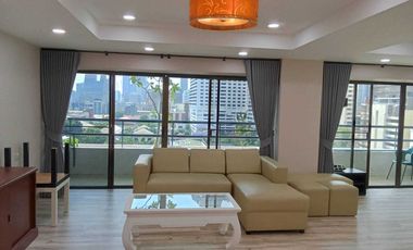 For rent 4 bedrooms condo in Khlong Toei, Bangkok