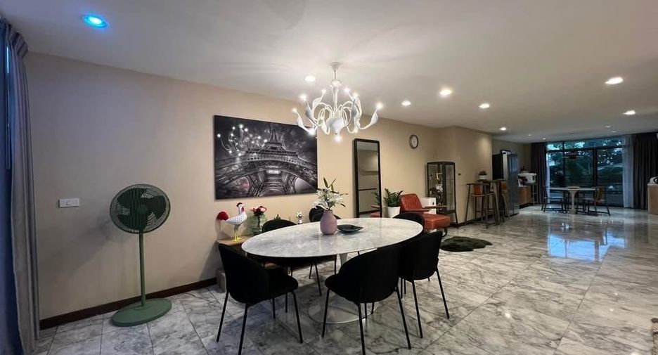 Reihenhaus zum Kauf mit 4 Zimmer in Suan Luang, Bangkok