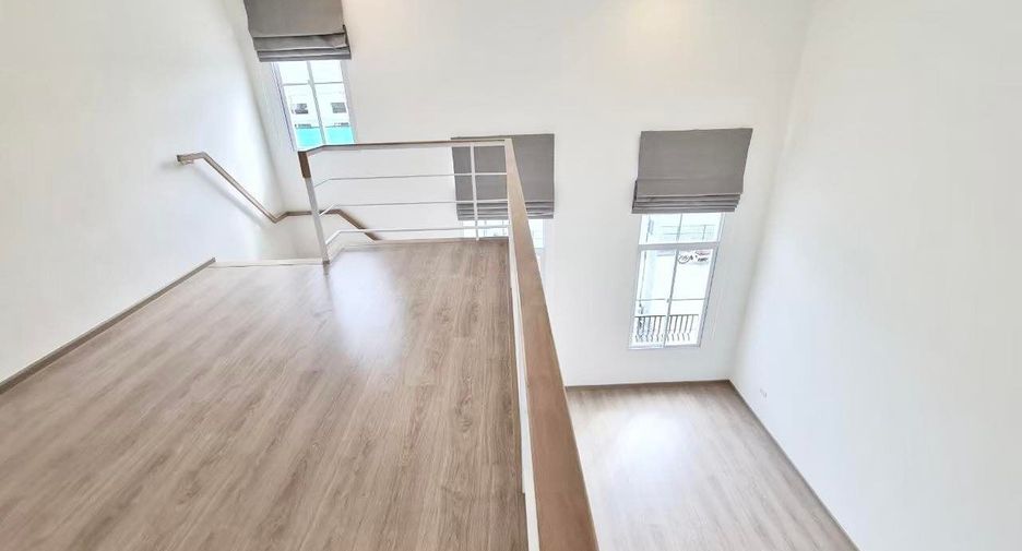 For rent 3 bedrooms townhouse in Prawet, Bangkok