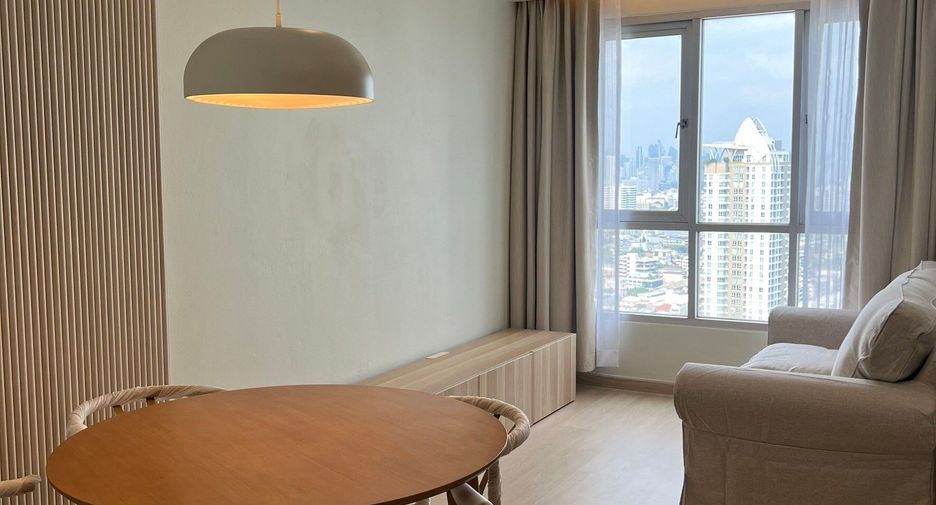 For sale 2 bedrooms condo in Yan Nawa, Bangkok