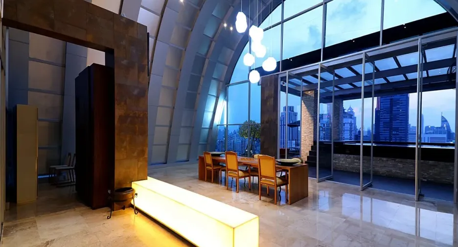 For sale 4 bedrooms condo in Watthana, Bangkok