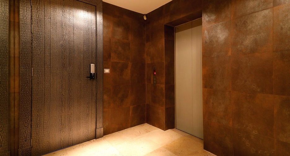 For sale 4 bedrooms condo in Watthana, Bangkok