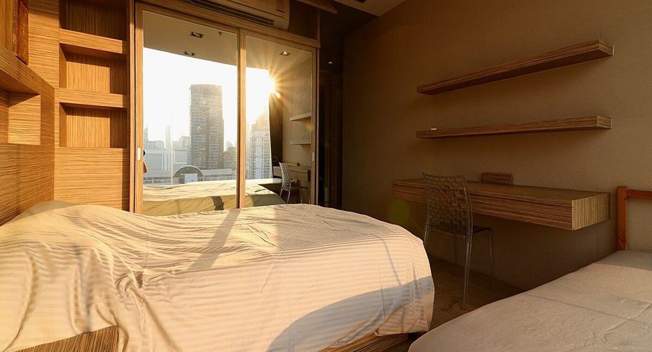 For sale 4 bedrooms condo in Watthana, Bangkok