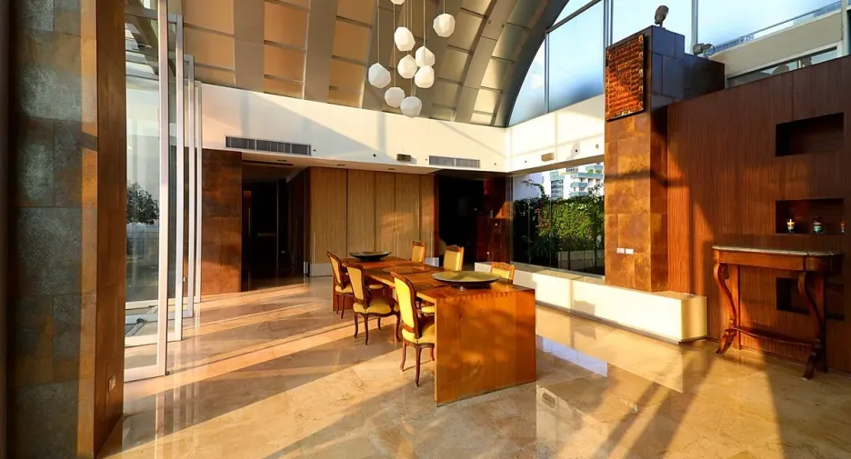 For sale 4 bedrooms condo in Watthana, Bangkok