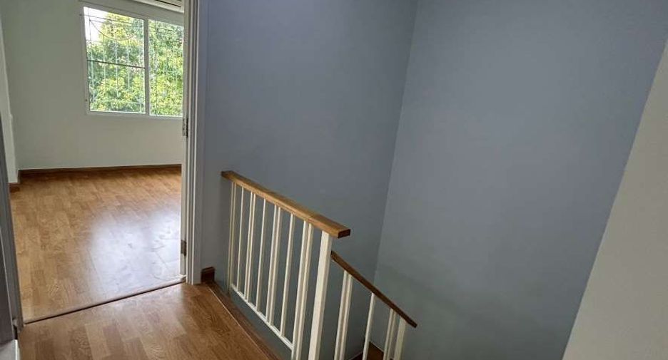 For sale 3 bedrooms townhouse in Khlong Sam Wa, Bangkok