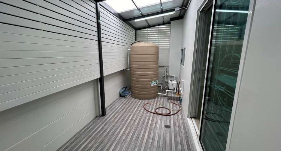 For sale 3 bedrooms townhouse in Khlong Sam Wa, Bangkok