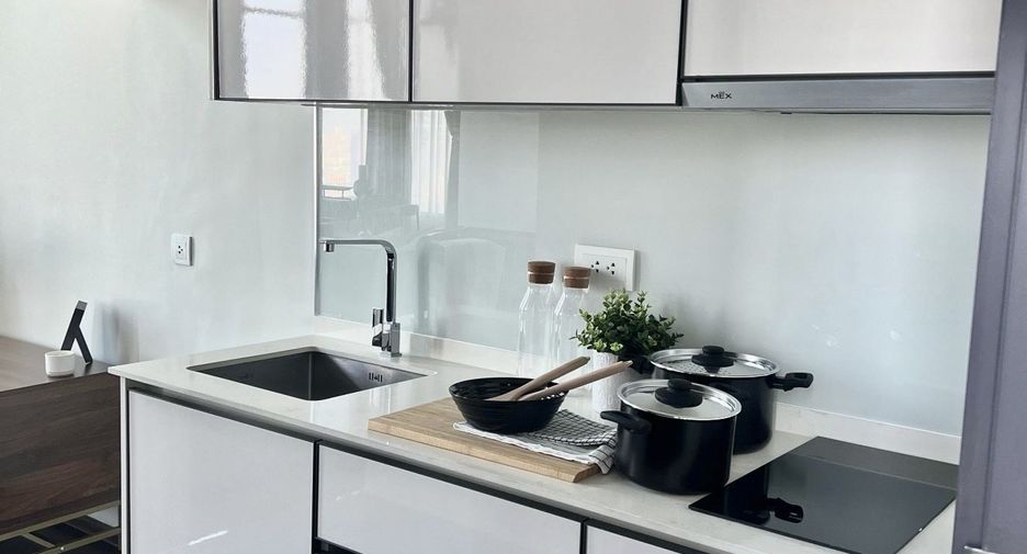 For rent 1 bed condo in Watthana, Bangkok