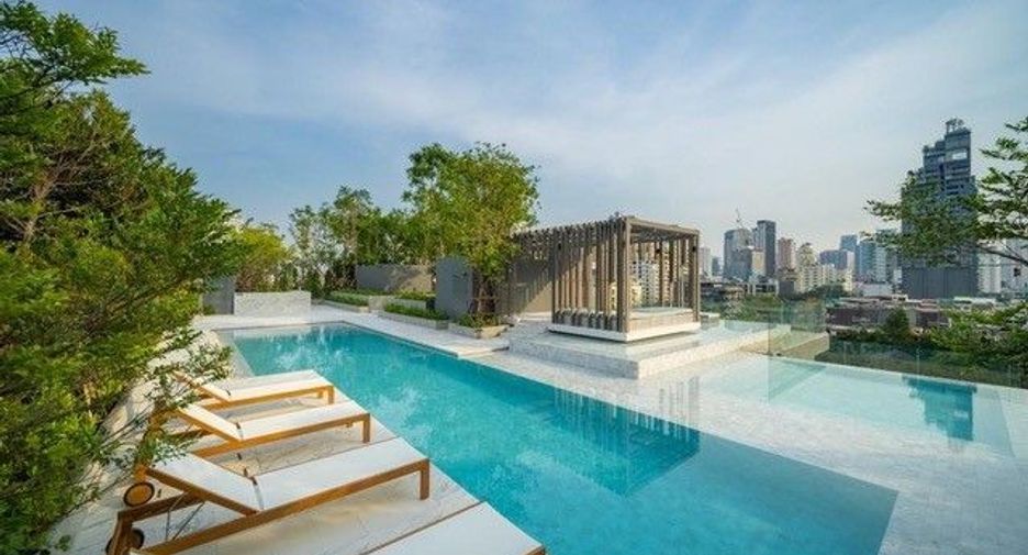 For rent 2 bedrooms condo in Watthana, Bangkok