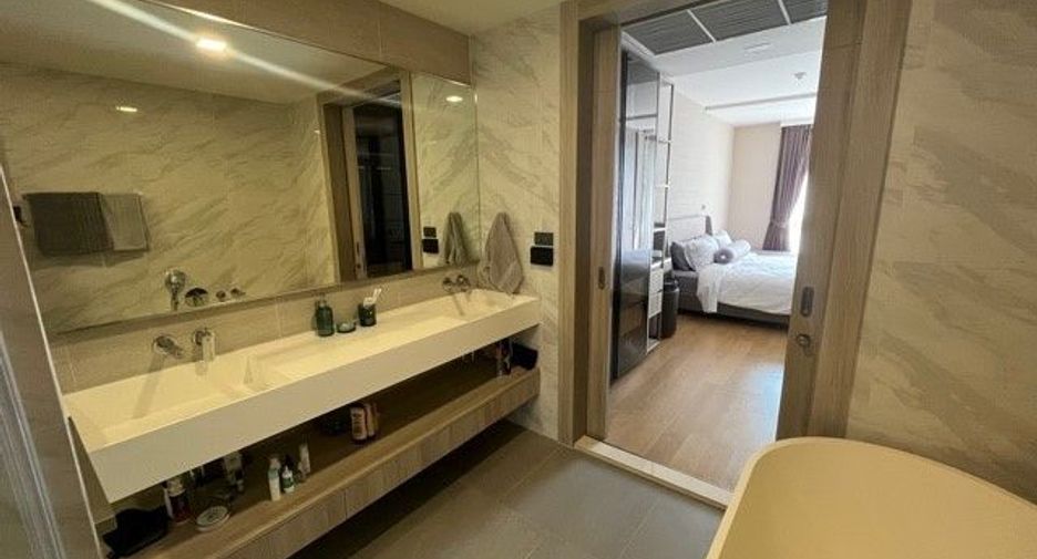 For rent 2 bedrooms condo in Watthana, Bangkok